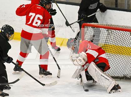 Thumbnail 2 in Mater Dei vs. Servite photogallery.