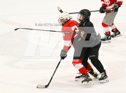 Thumbnail 3 in Mater Dei vs. Servite photogallery.
