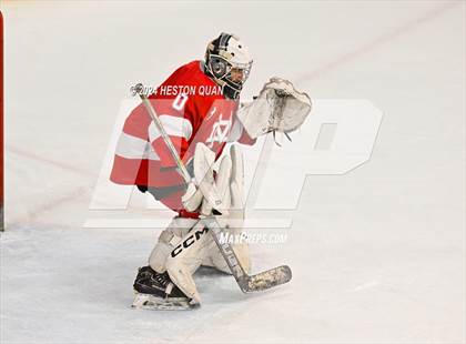 Thumbnail 2 in Mater Dei vs. Servite photogallery.
