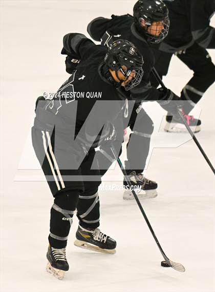 Thumbnail 3 in Mater Dei vs. Servite photogallery.