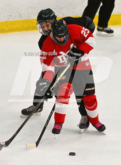Thumbnail 1 in Mater Dei vs. Servite photogallery.