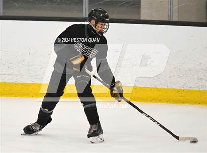 Thumbnail 2 in Mater Dei vs. Servite photogallery.