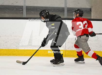 Thumbnail 1 in Mater Dei vs. Servite photogallery.