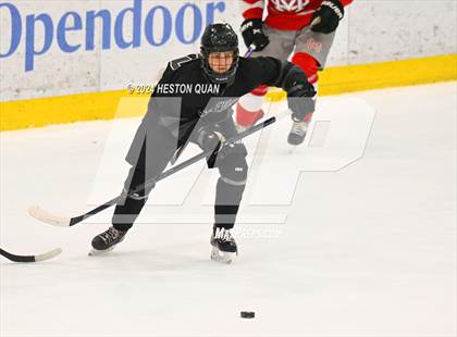 Thumbnail 2 in Mater Dei vs. Servite photogallery.