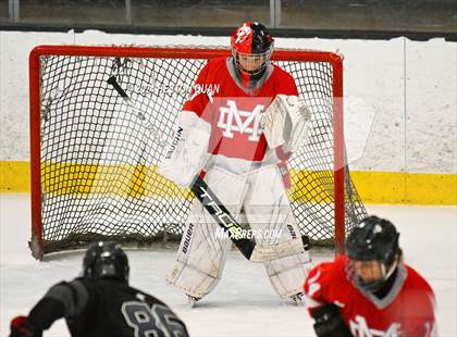 Thumbnail 3 in Mater Dei vs. Servite photogallery.