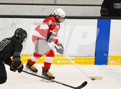 Thumbnail 2 in Mater Dei vs. Servite photogallery.