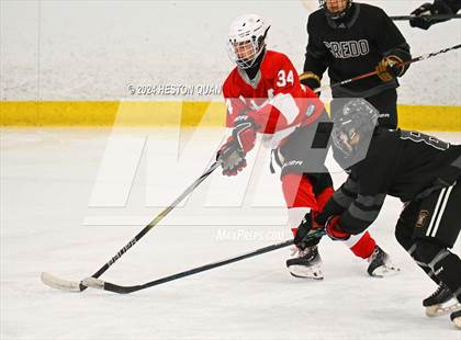 Thumbnail 2 in Mater Dei vs. Servite photogallery.