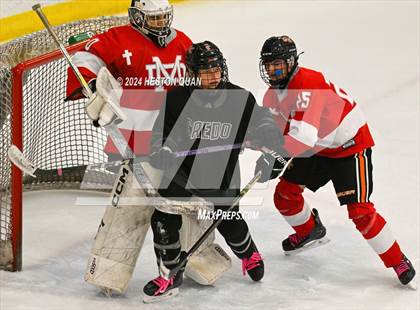 Thumbnail 2 in Mater Dei vs. Servite photogallery.