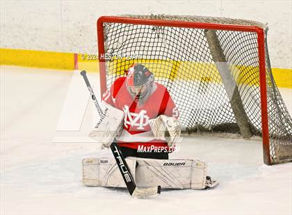 Thumbnail 2 in Mater Dei vs. Servite photogallery.