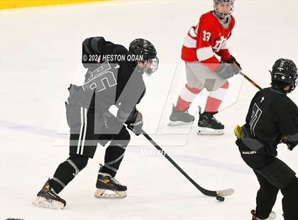 Thumbnail 1 in Mater Dei vs. Servite photogallery.