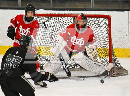 Thumbnail 1 in Mater Dei vs. Servite photogallery.