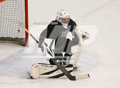 Thumbnail 2 in Mater Dei vs. Servite photogallery.