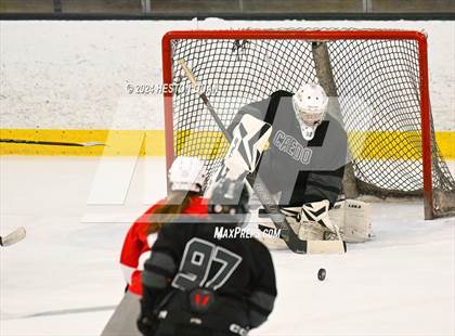 Thumbnail 2 in Mater Dei vs. Servite photogallery.