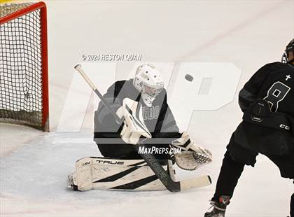 Thumbnail 3 in Mater Dei vs. Servite photogallery.
