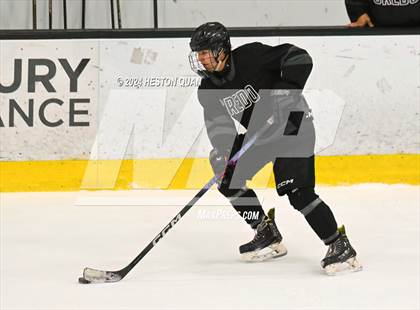 Thumbnail 2 in Mater Dei vs. Servite photogallery.