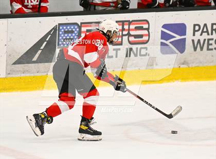 Thumbnail 1 in Mater Dei vs. Servite photogallery.