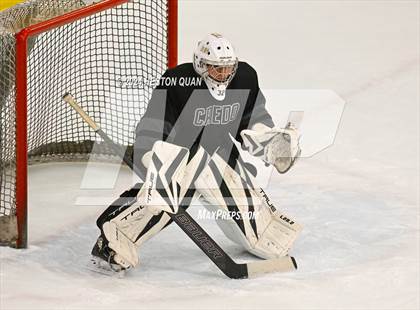 Thumbnail 2 in Mater Dei vs. Servite photogallery.