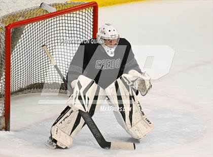 Thumbnail 2 in Mater Dei vs. Servite photogallery.