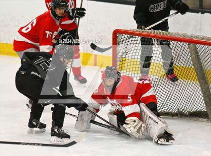 Thumbnail 3 in Mater Dei vs. Servite photogallery.