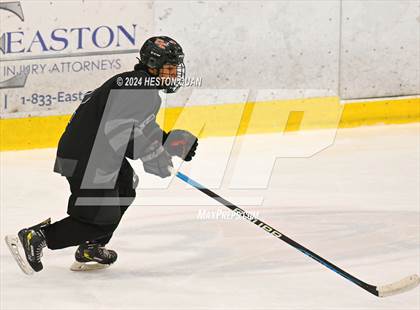 Thumbnail 3 in Mater Dei vs. Servite photogallery.
