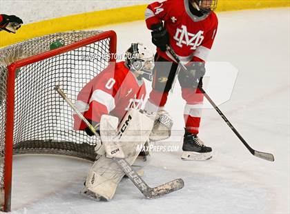 Thumbnail 1 in Mater Dei vs. Servite photogallery.