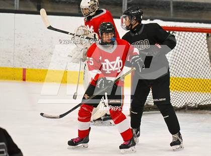 Thumbnail 2 in Mater Dei vs. Servite photogallery.