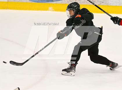 Thumbnail 2 in Mater Dei vs. Servite photogallery.