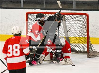 Thumbnail 3 in Mater Dei vs. Servite photogallery.