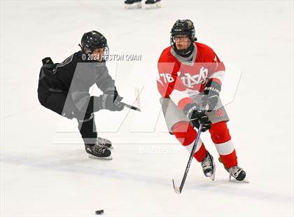 Thumbnail 1 in Mater Dei vs. Servite photogallery.