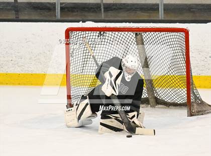 Thumbnail 1 in Mater Dei vs. Servite photogallery.