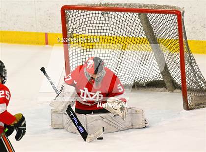 Thumbnail 1 in Mater Dei vs. Servite photogallery.