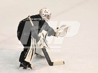 Thumbnail 3 in Mater Dei vs. Servite photogallery.