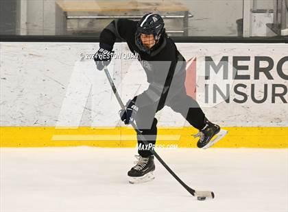 Thumbnail 2 in Mater Dei vs. Servite photogallery.