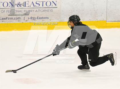 Thumbnail 3 in Mater Dei vs. Servite photogallery.