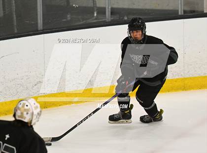 Thumbnail 3 in Mater Dei vs. Servite photogallery.