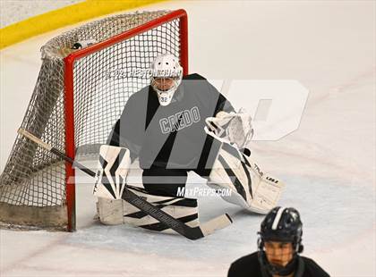 Thumbnail 3 in Mater Dei vs. Servite photogallery.