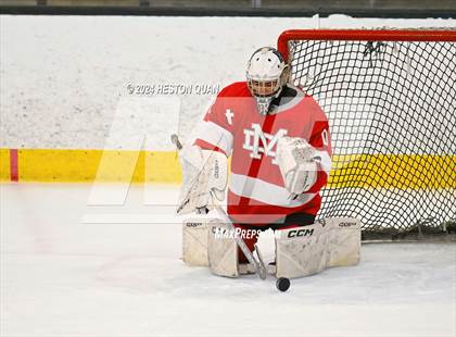 Thumbnail 2 in Mater Dei vs. Servite photogallery.