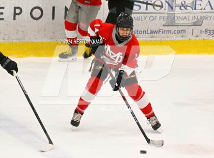 Thumbnail 2 in Mater Dei vs. Servite photogallery.