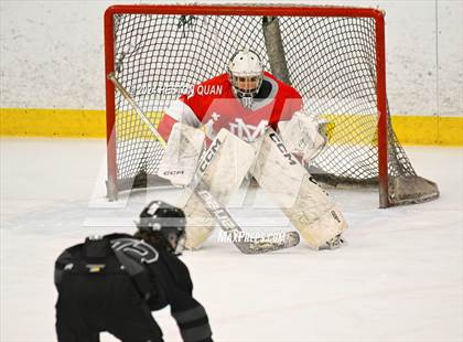 Thumbnail 3 in Mater Dei vs. Servite photogallery.