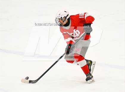 Thumbnail 1 in Mater Dei vs. Servite photogallery.