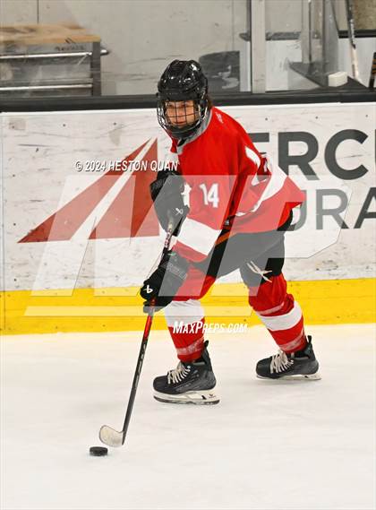Thumbnail 2 in Mater Dei vs. Servite photogallery.