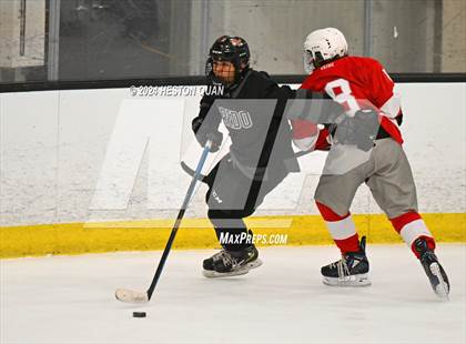 Thumbnail 3 in Mater Dei vs. Servite photogallery.