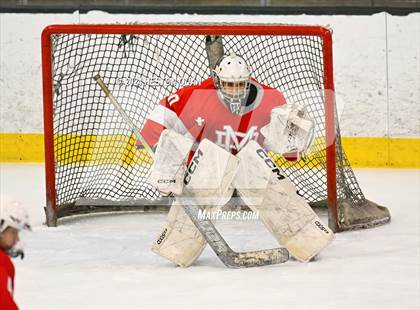 Thumbnail 2 in Mater Dei vs. Servite photogallery.