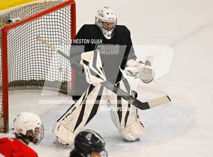 Thumbnail 2 in Mater Dei vs. Servite photogallery.