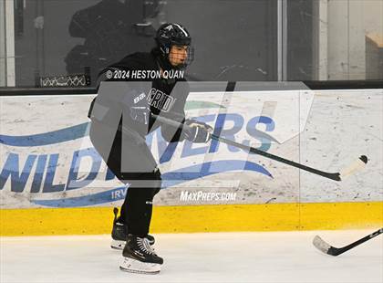 Thumbnail 1 in Mater Dei vs. Servite photogallery.