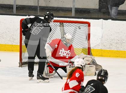 Thumbnail 3 in Mater Dei vs. Servite photogallery.