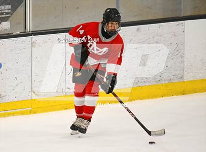 Thumbnail 2 in Mater Dei vs. Servite photogallery.
