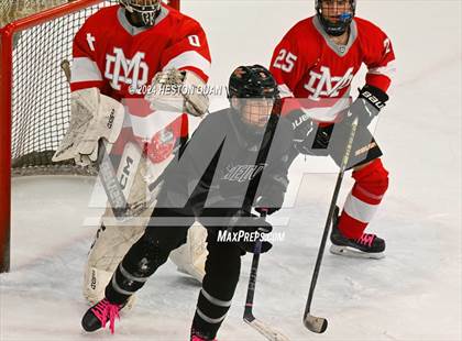 Thumbnail 2 in Mater Dei vs. Servite photogallery.