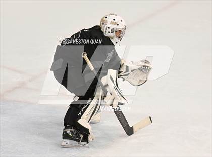 Thumbnail 2 in Mater Dei vs. Servite photogallery.