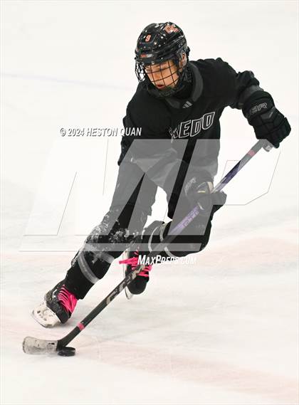 Thumbnail 2 in Mater Dei vs. Servite photogallery.